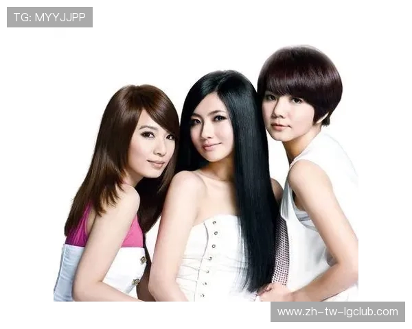 女团足球球迷背后的故事揭示她们与足球的深厚情感和独特魅力