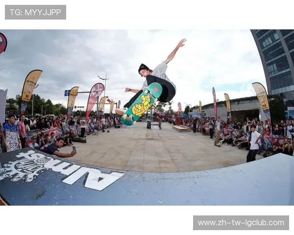 聚焦耐克特别款足球服的潮流演绎与球迷文化共鸣新风尚探索之旅潮